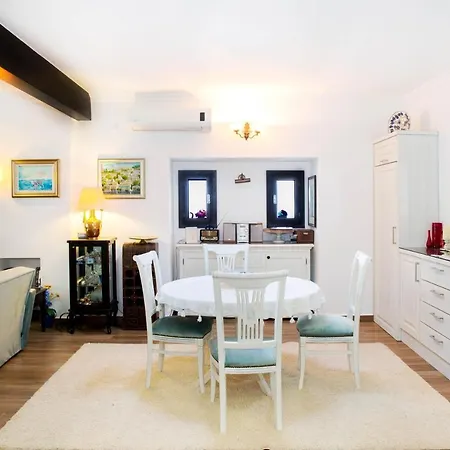 Important Group Bd420 High Privacy 6 Bedroom In Willa