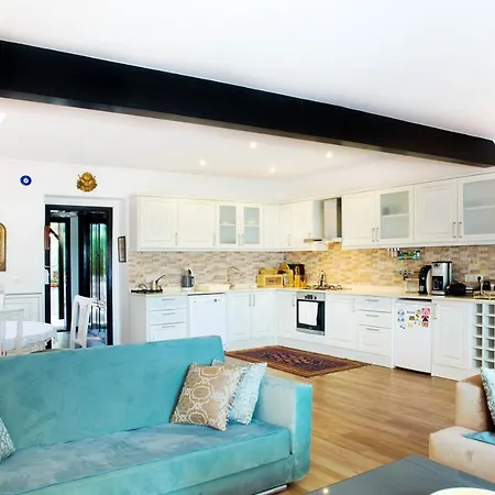 Important Group Bd420 High Privacy 6 Bedroom In Willa